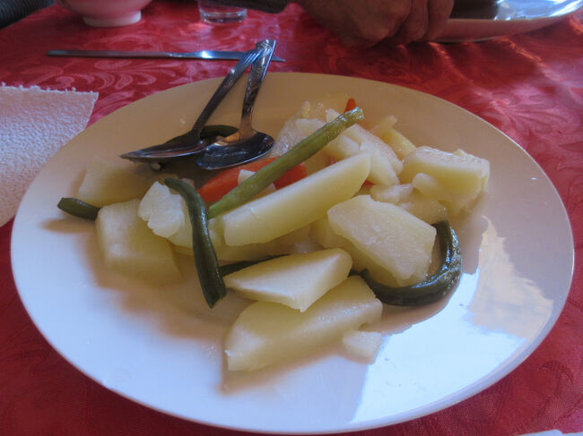 サラダ。温野菜でした。ポテト、ニンジン、インゲンなど。なんかシンプルだけどひどくおいしかった。