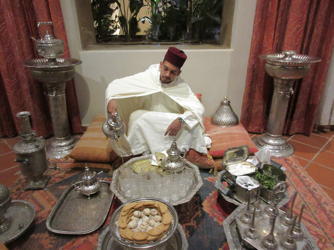 ロビーにミントティーおじさんがいました。