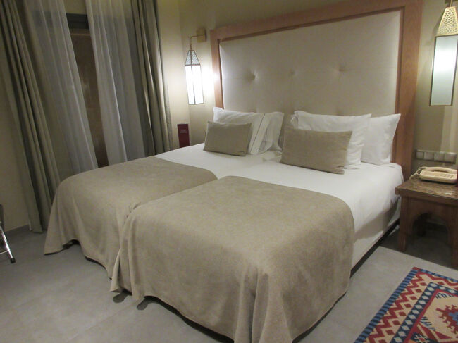 ベッドルーム。