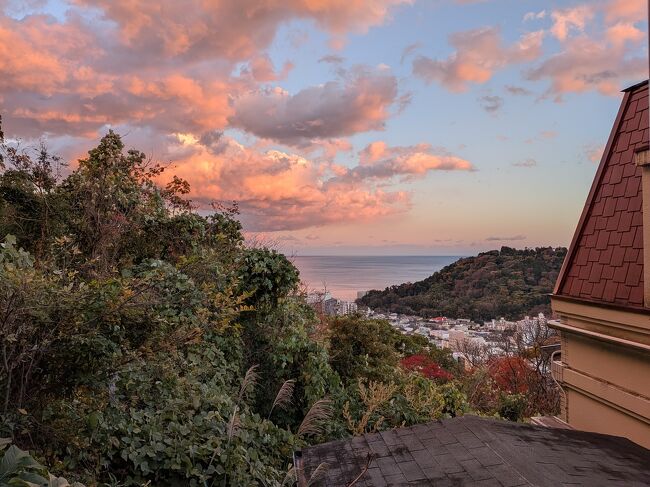 海も見えて<br />離れの温泉もほぼ貸切だった