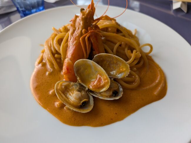 絶品の海老クリームパスタ<br /><br />〆てお会計たったの800円でラッキー♪