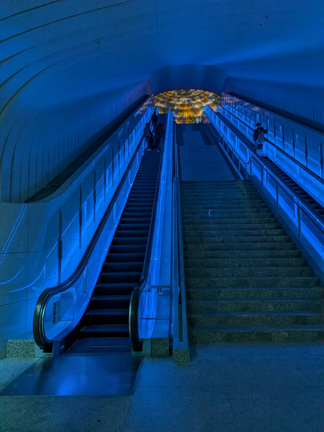 続いてMOA美術館へ<br />不思議な長いエスカレーターを抜けると