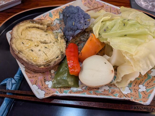 最後は甘い野菜蒸しでヘルシーな〆<br /><br />追加で2杯ずつ頼んで2人で9,500円ほどだった。<br />また来たいお店！