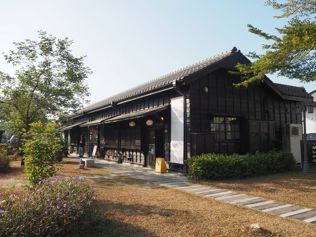 当時建てられた日本式の建物をリノベーションして、今はショップなど入っています