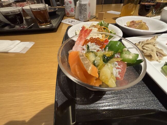 海鮮パフェの盛り付けは、個性が出ますね。