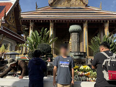 ワットプラケオ（エメラルド寺院）
ガイドさんが写真を撮ってくれました。