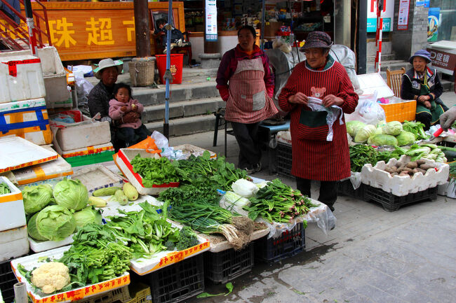 ★秋の九寨溝絶景紀行（６）～松藩県：松州古城：<br /><br />松藩県も地球的に言えば東アジアの一角なので<br />野菜は日本とそう大きな違いはありません。<br />