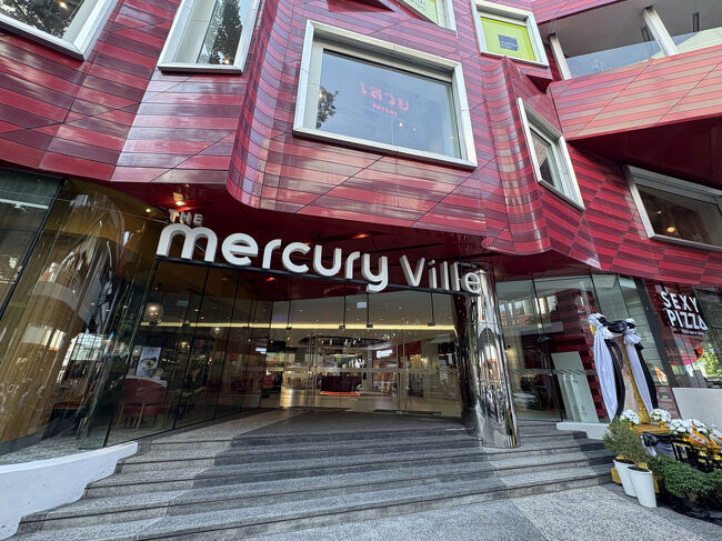 朝食で行こうとした公園近くのレストランが、その日は休業日であることが判明<br />急遽グーグルマップで見つけた、朝から営業しているカニカレーのレストランを探してグラブバイクで行きます。