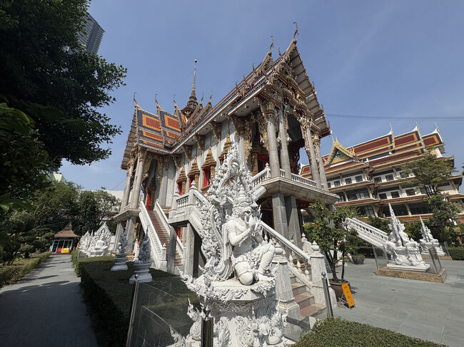 彫刻は繊細<br />観光客は私以外１名