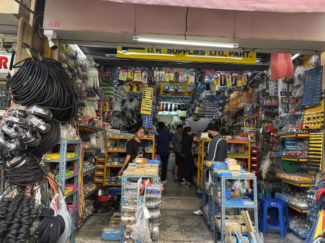 工具屋さん<br />なかなか面白い市場ですが、旅行者には今買いたいものがなかったです。