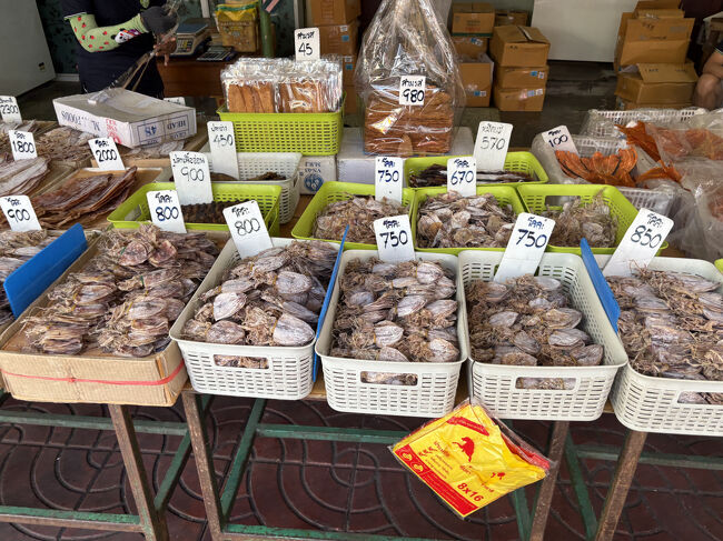 干物コーナー<br />臭いで存在感抜群でした。