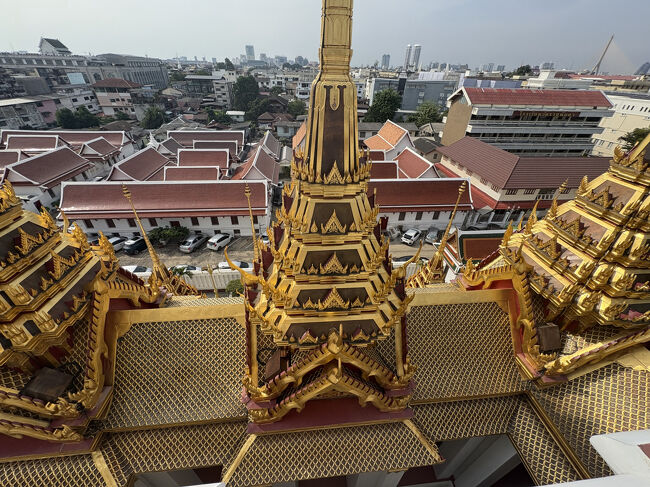 塔を近くで見れます。<br />仕事が細かいです。