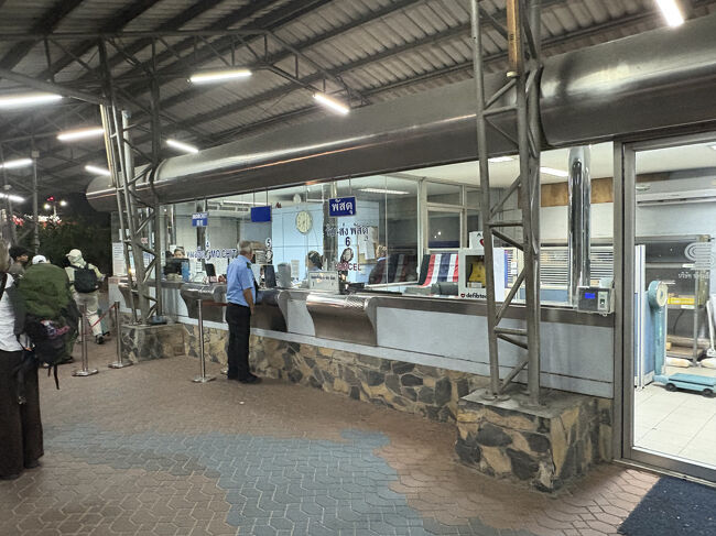 北パタヤバスターミナルの窓口<br />帰りはここでチケットを買います。