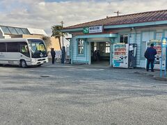 まずは東海道線「根府川駅」からスタート☆
無人駅です。ここは初めて降りた。笑

クルーズ船が出港する「江之浦漁港」の最寄駅がこの駅なので、漁港まで歩きます。