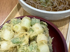 帰り道は、ららん藤岡によってお買物をして、
三芳PAで、深谷ねぎのかき揚げかけ蕎麦を食べて、帰ってきました。
このお蕎麦、美味しかったです。