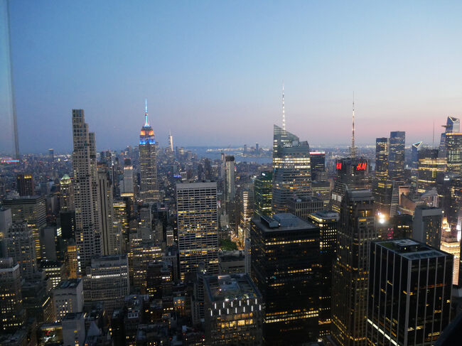 でもなかなか暗くならない。