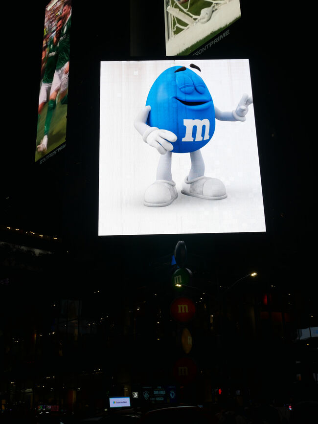 ｍ＆ｍの大きな店もあった。<br />そのうち入ろう、と思っていたけどすっかり忘れてて結局入らずじまい。