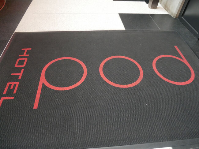 ホテルには22時頃に戻ってきた。<br />疲れていたのですぐに寝られるかと思ったけどクーラーが効きすぎて寒い。<br />消してもまだ寒くて寝れなかったので掛布団を半分に折って二重にしたらやっと寝られた。<br />この日の歩数は22549歩だったけど2日分の長さがある日なのであまり参考にならないかも。