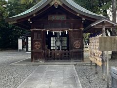 こちらは神馬舎。