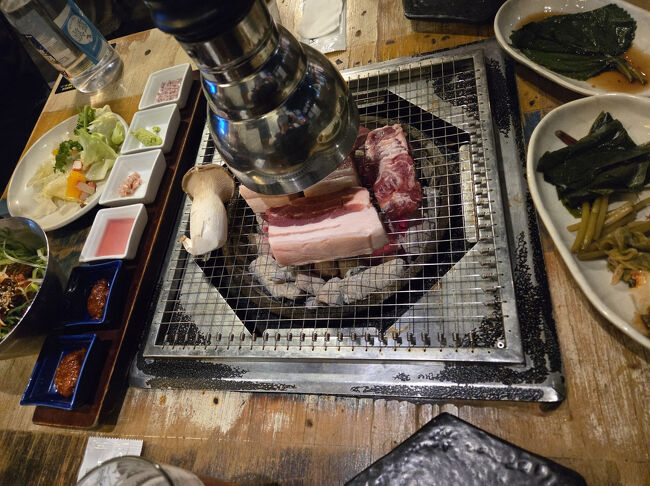 オギョプサルとモクサルを頼みました。