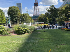 徒歩で時計台まできました。