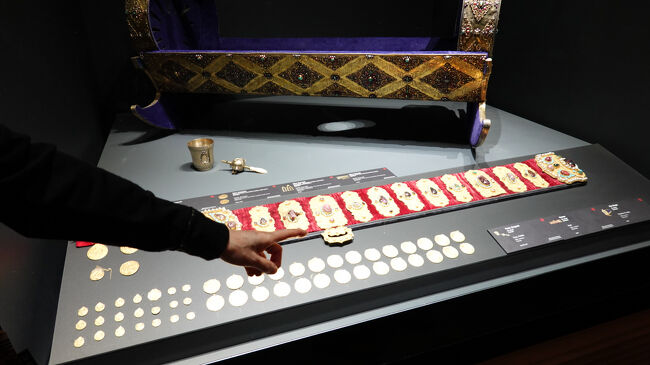 カップやベルト<br />