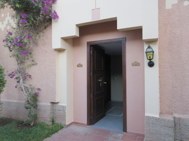 泊まったお部屋の入り口。この中に玄関扉があります。