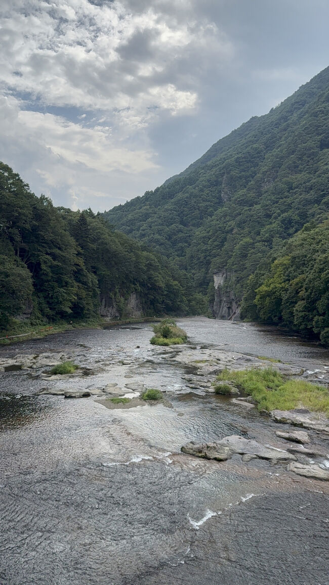 橋まで来ました。暑い～。