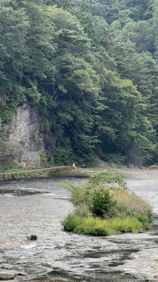 母も頑張って途中まで来ましたが、座って休んでました。手を振ると分かったようで振替してくれました♪がこの後、駐車場まで戻るのが大変でした。母に無理させたようで、途中で倒れてしまうかと思いました。９月とはいえ、水分を持って動きましょう！
