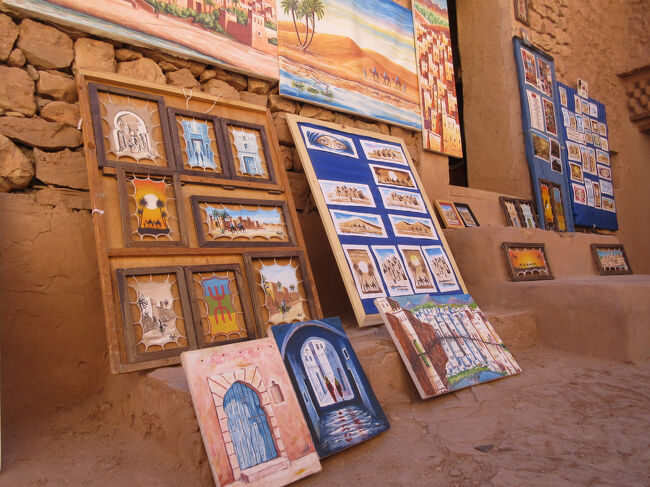 絵画も売られています。