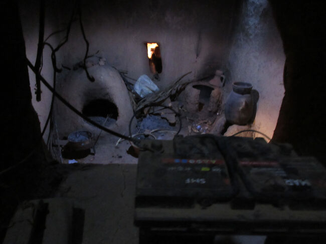 アイトベン・ハッドゥー内の民間の方のお宅訪問中。