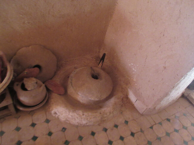 アイトベン・ハッドゥー内の民間の方のお宅訪問中。お邪魔しました。ごちそうさまでした。