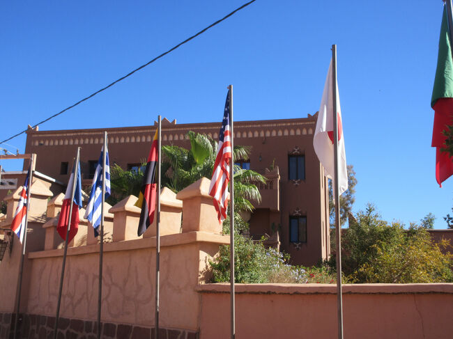 昼食のレストランが入っているホテルです。