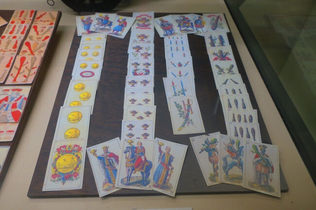 小さいですが博物館もあったので入ってみます。トランプのようなカードの絵柄が好きな感じでした。