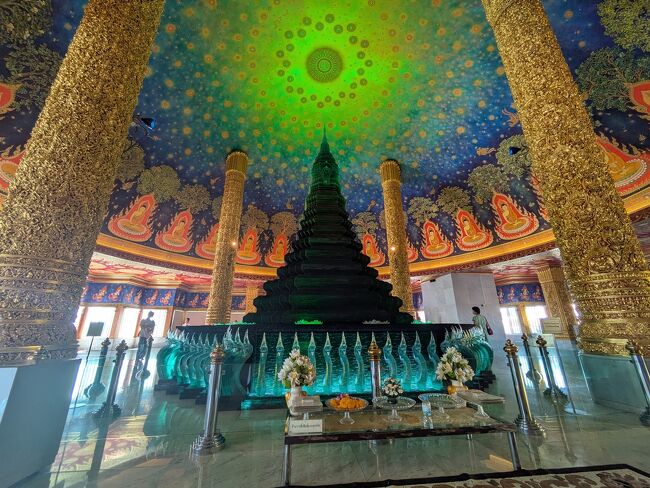 画像でよく見るワット パークナムパーシーチャルーン
