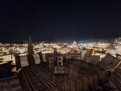 ただいま、ミスラケーブホテル。

この日も床暖房があつい。
洞窟ホテルのデフォルト？？

気球に乗れてツアーにも参加できて、ちょっと物足りない気持ちもゼロではないけど
旅ってなにか宿題が残るものだと思うから、大満足と言っていい1日でした。

おやすみなさい。