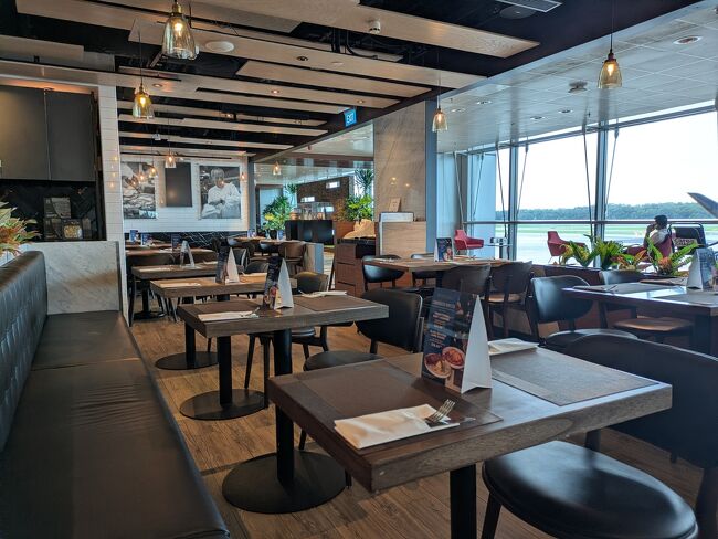 翌朝<br />ラウンジでシャワー浴びたら<br />PPのThe Kitchen by Wolfgang Puckに移動して軽くお食事<br />最近調べてみたら、このお店プライオリティパスの対象から外れたみたい？！<br />