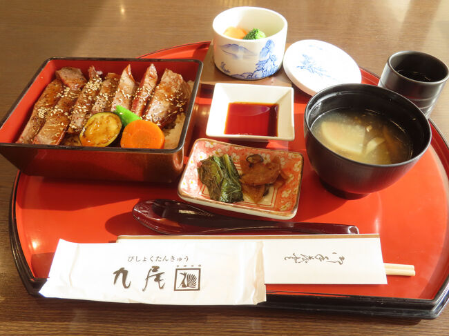 何ヶ月ぶりかにいただく、ここでのお気に入りの日光高原牛ステーキ重