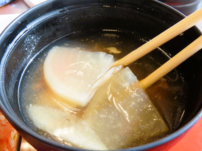 のっぺい汁は具だくさんで、とろりとした汁