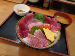 一番人気の　至福のマグロ丼　1.980円（税込2.178円）
小鉢・お味噌汁付き

ご飯少な目にしてもらったけど
それでも多すぎた
美味しかったです(^^)/

この後　ついに憧れの百名伽藍に向かいます
ドキドキヾ(≧▽≦)ﾉ

つづく