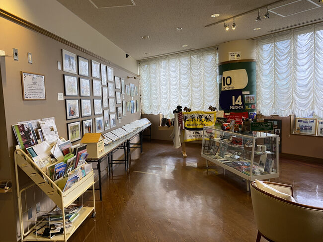 前夜も見ましたが展示室には競馬に関する資料が豊富