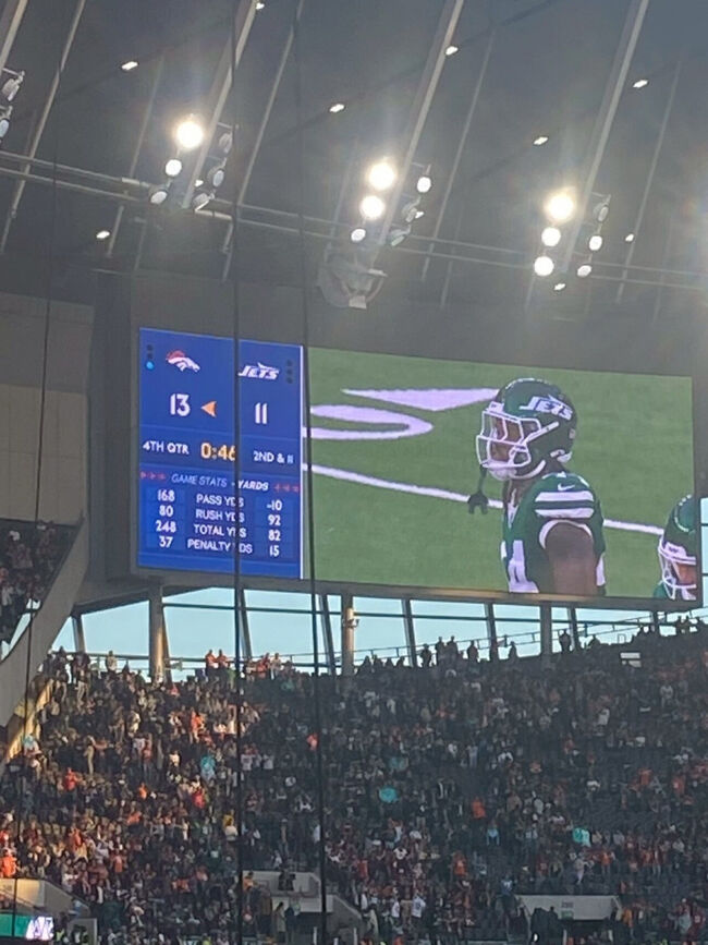 後半はブロンコスがFG1本で3点追加、ジェッツがFGとセイフティで5点追加。<br />結果、13点対11点でブロンコス勝利！となりました。