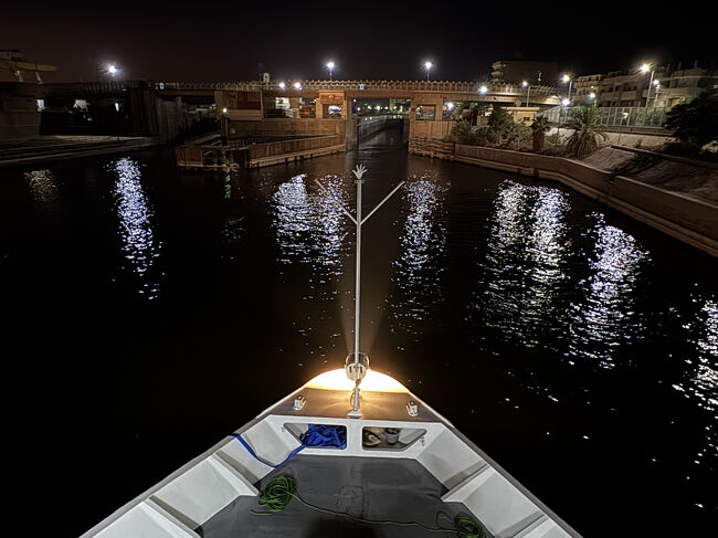 エスナ水門に近づく