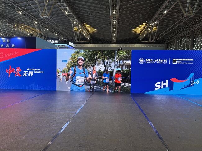 会場に入っていくとこんな感じです