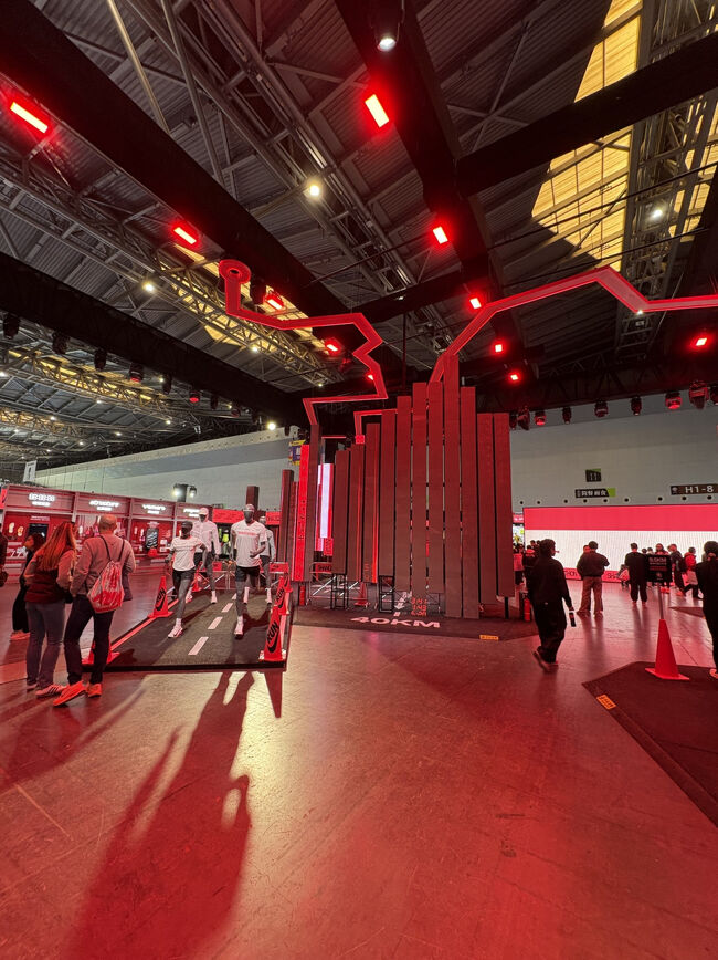 ナイキのブースがデカい！