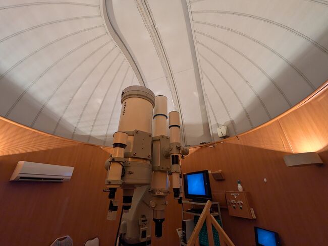 夜は屋上施設の天体ドームを予約していましたが、残念ながら雨にて星は見えず(^_^;)<br />みんなで部屋飲みして、就寝zzz