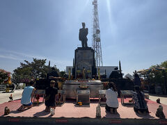 クロムルアン チュンポン記念碑
タイ海軍の父らしい。