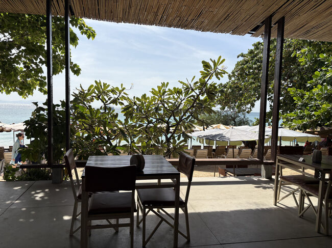 カフェで休みます。<br />