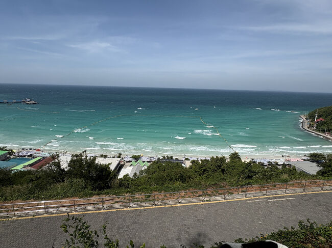 ターウェンビーチの展望台<br />波が高いですね