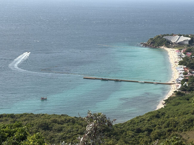 The Windmill Viewpoint<br />サマエビーチがきれいに見えます。<br />ソンテウではこういった展望台に行かないので、バイクだけが行ける特権です。